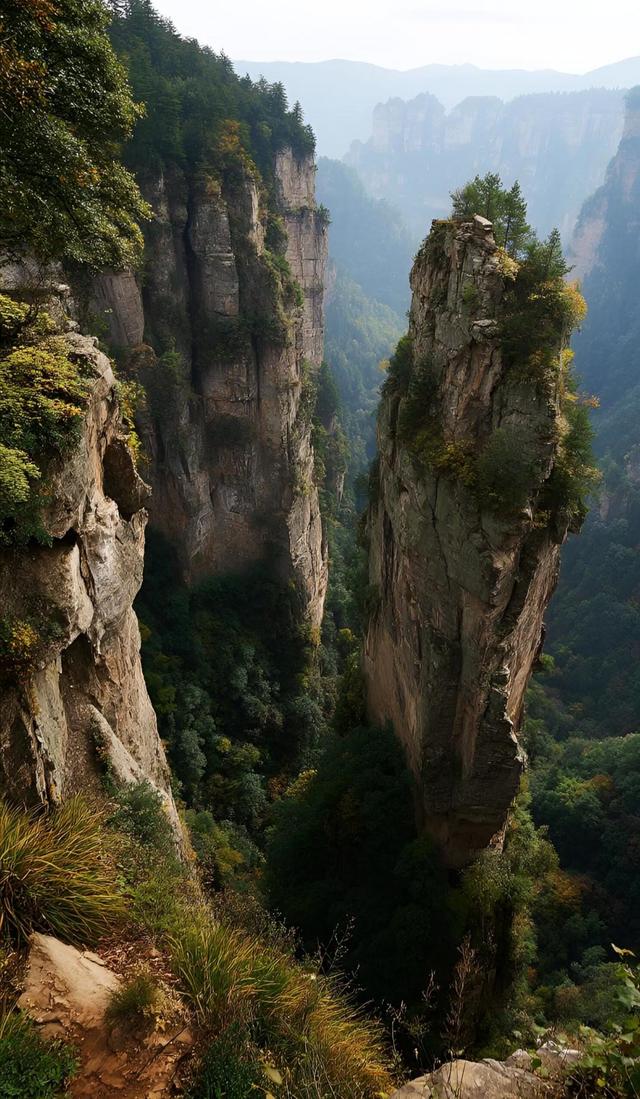 冬日山水竟有这般魔力，小船轻盈滑过，紧绷神经瞬间松了