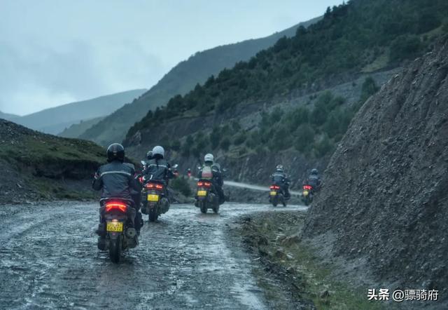 大小两群羊，3500公里的珠峰朝圣之旅