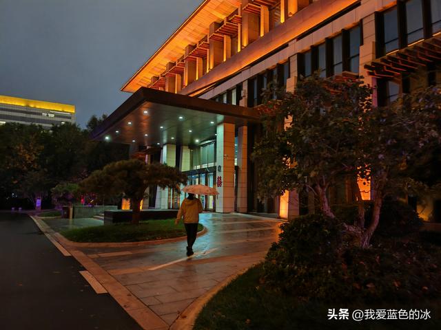 在邯郸住三天，每天餐后在邯郸这家花园式酒店院子里散散步真惬意