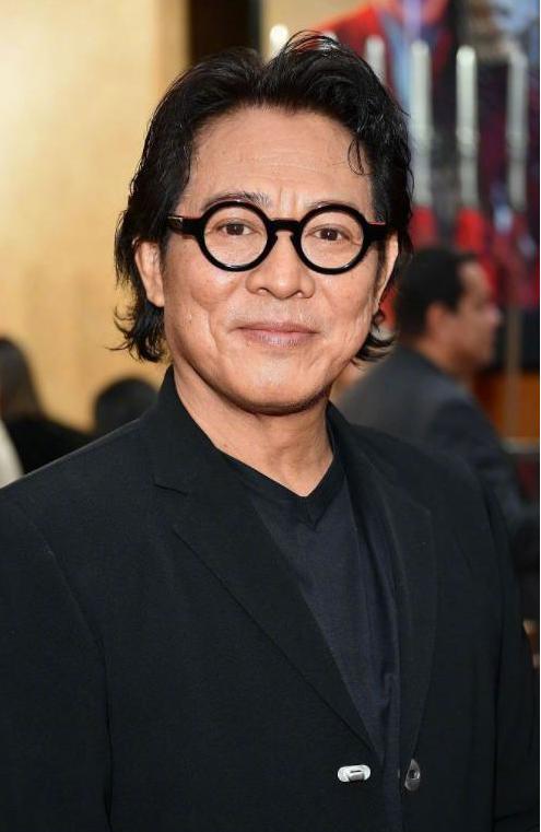 李连杰“返老还童”事件，走向越来越玄乎，难怪向太坐不住了！