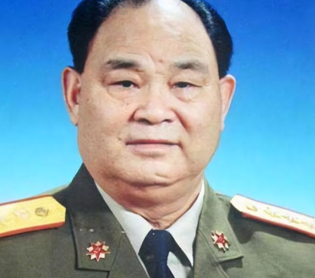 成都军区副司令，在西藏视察时遇难，享年63岁，司令员因此被免职