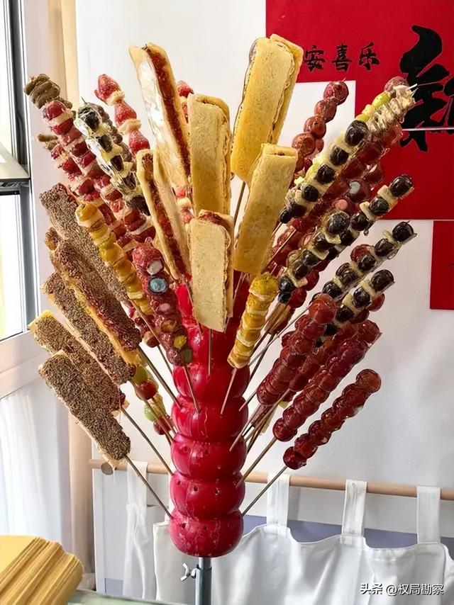 警惕“消费刺客”！全国多地排队抢购，98元一串的糖葫芦值不值？