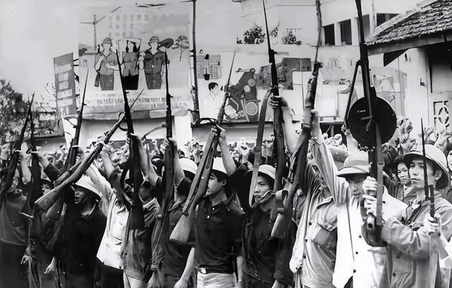 中越战争早就可以结束，为何打10年之久？其实中国暗中收获巨大