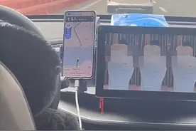 女子坐网约车，司机一路放不雅视频！平台客服回应：不要计较图片