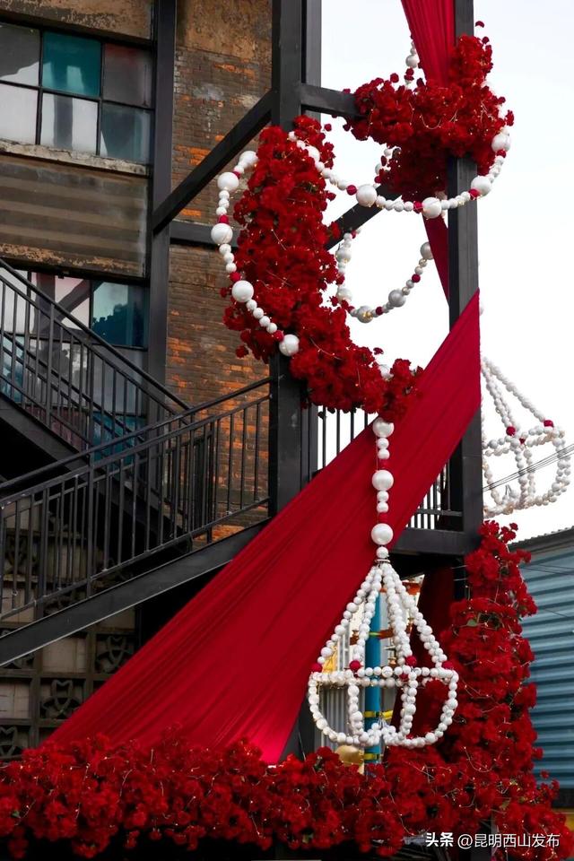 当红玫瑰邂逅工业风：937的“视觉彩蛋”已就位，出片率100%！快来打卡~