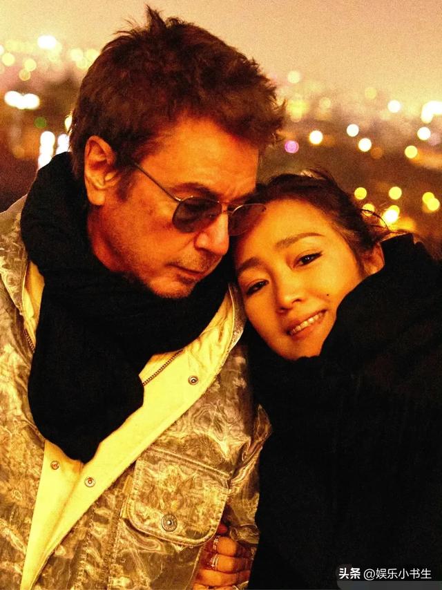 60岁巩俐和77岁老公打卡北京中轴线！