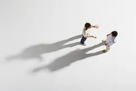 与别人交谈时，少说自己这三件事，福气会越来越多图片