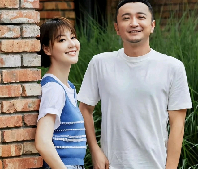 私生活混乱？遭央视“开除”？被传和小尼结婚的她，如今怎么样了