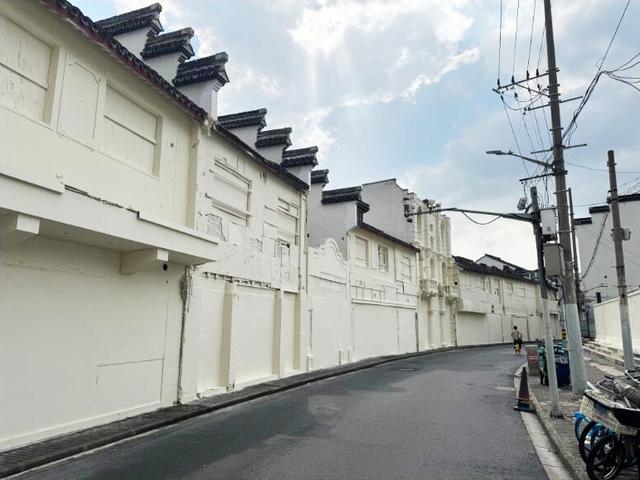 上海最短命网红景点，老街被漆成彩色，因争议太多5天后漆回白色