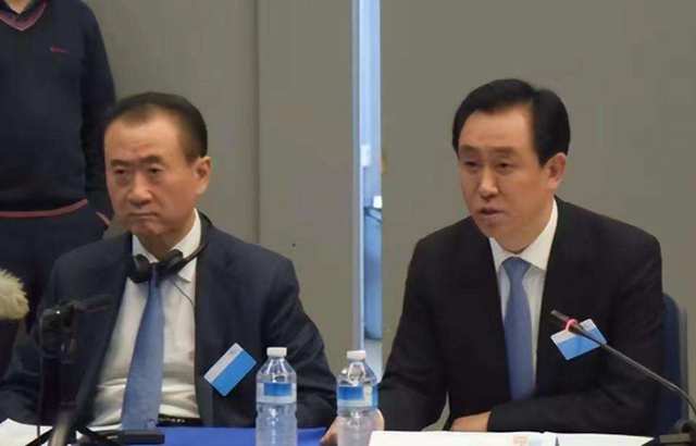 这下麻烦大了！短短3个月，许家印再迎5大噩耗，王健林的话应验了