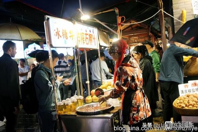 秋雨中的“西安回民街”街市（“陕西之旅”之六）