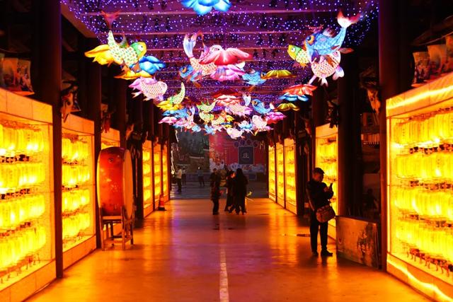 桂林:首届非遗千灯游园,光影艺术璀璨盛宴!