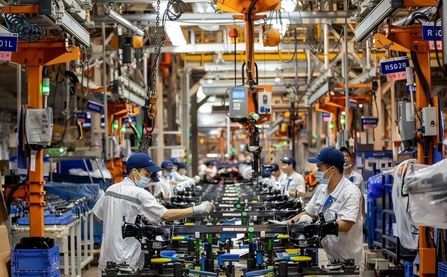 中美局势可能发生大反转，没想到，最先超过美国的居然不是经济！