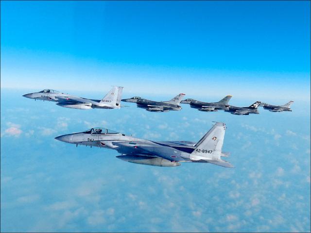 安倍主义加速，高市对特朗普的精明与代价