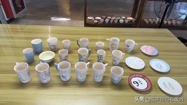 景德镇:荷润初心 瓷绘昌江