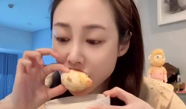 李纯婚后放纵开始还债了，健身累到大腿颤抖	，带上北京爷们一起练