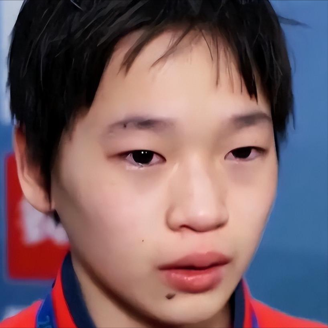 全红婵铜像进校园引热议，意外暴露她“真实处境”，令人心疼