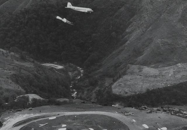 攻不了也守不住！中国空军在西藏上空，足足被印度空军欺负了40年