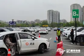 橙柿直通车关注东站网约车上客点最新进展：杭州东站将新增一个网约车服务区，具体改造方案请你来提建议图片