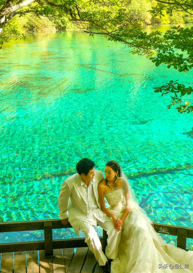 畅游中国｜九寨沟，难忘的那一汪汪水……