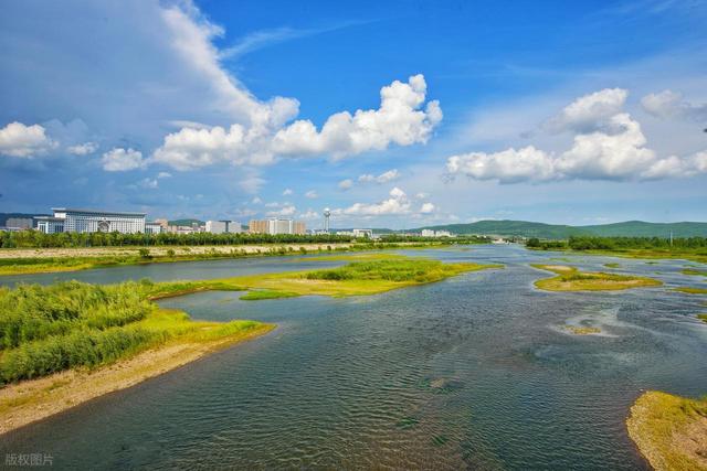 比桂林人少，比阳朔低调，“最没有存在感” 的山水旅居小城