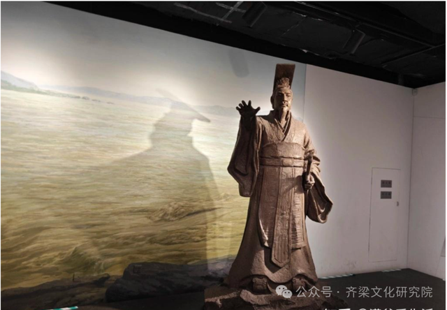 六朝博物馆里的南朝文物，以六朝青瓷、陶俑、瓦当为主
