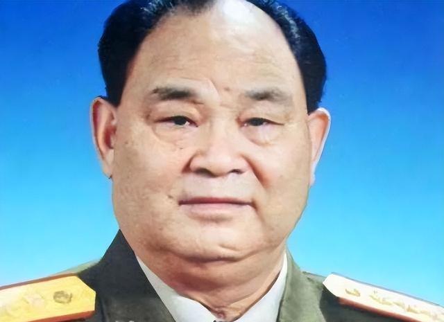 成都军区副司令，在西藏视察时遇难，享年63岁，司令员因此被免职
