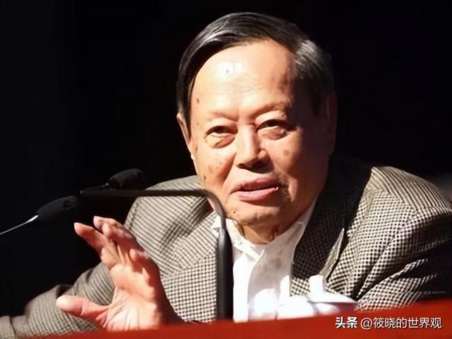 生日才过完17天，103岁杨振宁辞世，生前在翁帆庆生照里开怀大笑