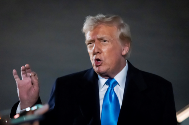 中方霸气反制，人民日报通告美国，特朗普忍气吞声，不愿取消访华