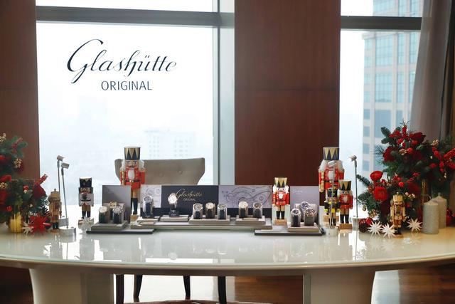 �ݳ�Ʒý��|60������ŷ��У������յ�2023��Ʒ����|�ݻ��ݳ�ý��