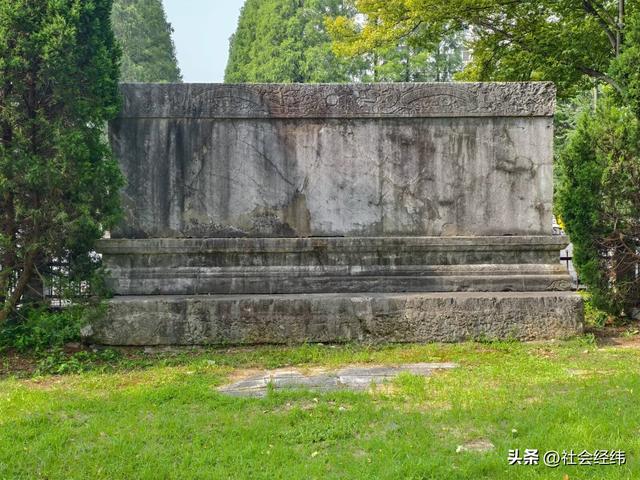 下马坊遗址公园：石坊凝史韵，一步叩明陵