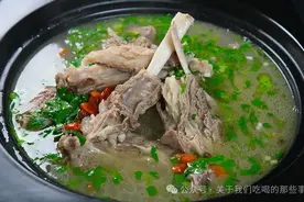 炖羊肉用料太多，难怪不好吃！只需3样料，汤鲜肉香没膻味图片