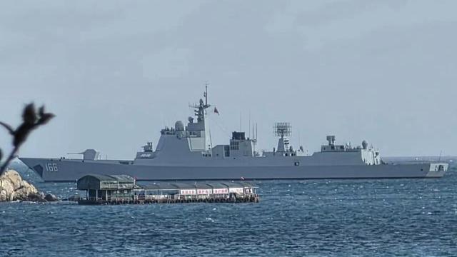 美媒关注小型055密集入列有何意图