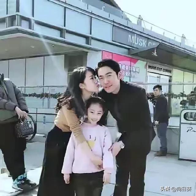 原来女演员李念的老公是他，帅气十足，气宇不凡！