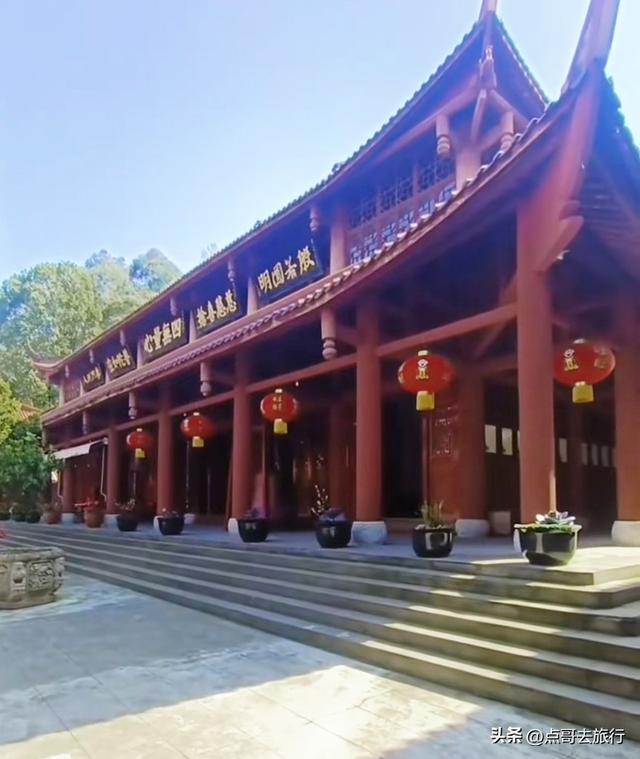 成都黄龙溪被冷落的寺庙，位置堪称绝佳，现32尊观音化身像！
