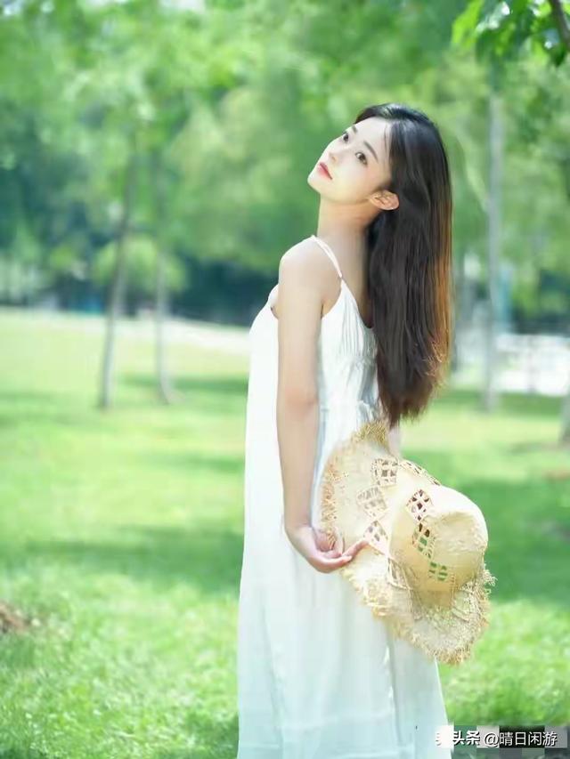 广西一校花，楚楚动人，我见犹怜，这气质堪称校园白月光