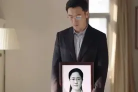 老人下葬后，遗像该如何处理，是烧掉还是保存，切记不能乱放！图片