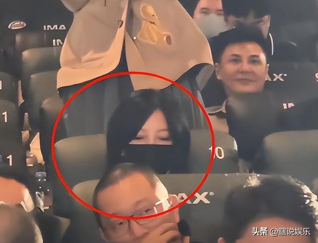 一眨眼没想到曾经火遍大江南北的“小燕子”竟然已经被封杀4年了