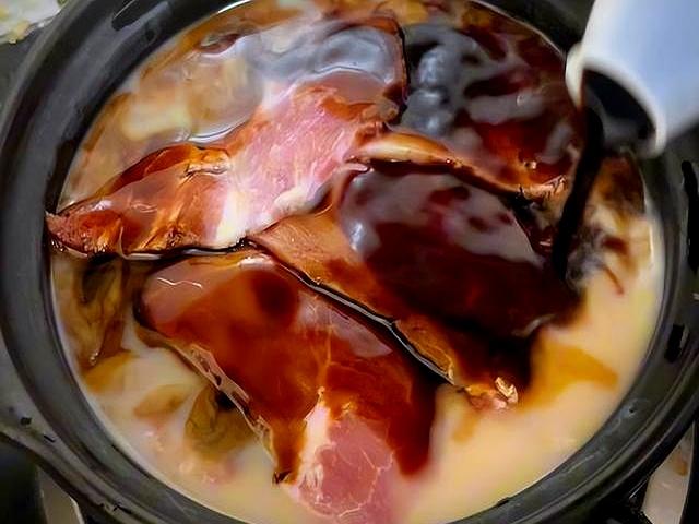 年轻人狂追“邪修美食”：不用开火搞定三餐！藏着多少无奈？