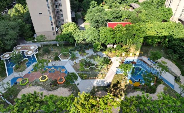易闻天下丨光谷发布“楼市十二条”，一楼盘推出先住后买