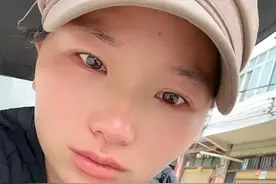 百万网红伯娘委屈哭了，娘家人力挺，小叔子霸气护嫂，原因找到了图片