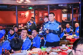 饿了么蓝骑士节发布 “蜂盛”计划，打造行业首个骑手公益激励体系图片
