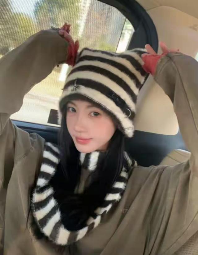 陪玩陪睡只是冰山一角，合同纠纷，陪客旅行，舔手指，个个都荒唐