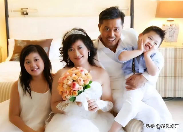 他娶生病变胖女演员，恩爱27年无绯闻，如今59岁儿女双全很幸福