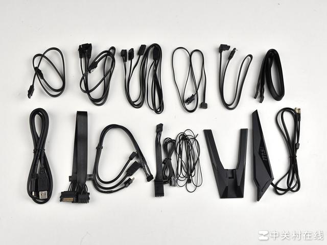 十周年典藏作品 微星MEG X870E GODLIKE X EDITION超神主板评测