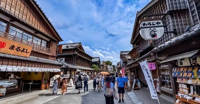 中法达成共识，马克龙离开北京，日方：邀请中方参加G7，要慎重