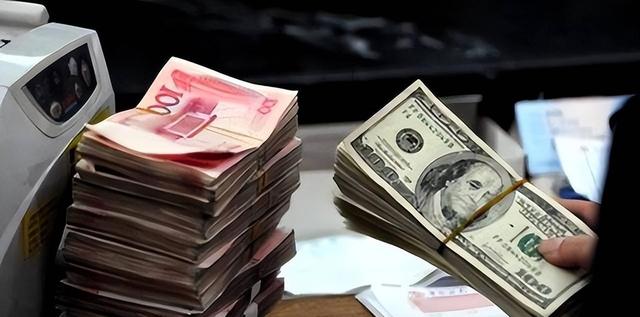 你抛美债，我抛中债！外资纷纷减持中国债，大量资金流向美国？