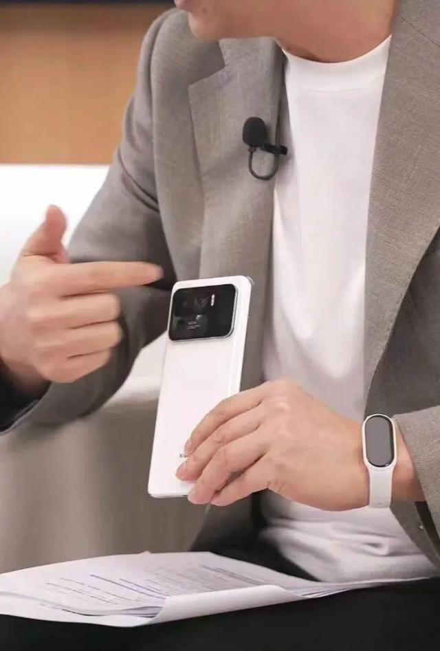 跳过16、正面刚苹果，小米能否撑起这次“Pro Max级别”的豪赌？