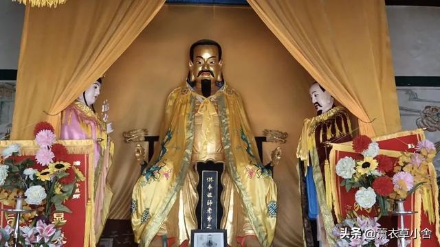 焦作一村庄，发现三国名将许褚的墓碑，村民顺姓竟是其后人