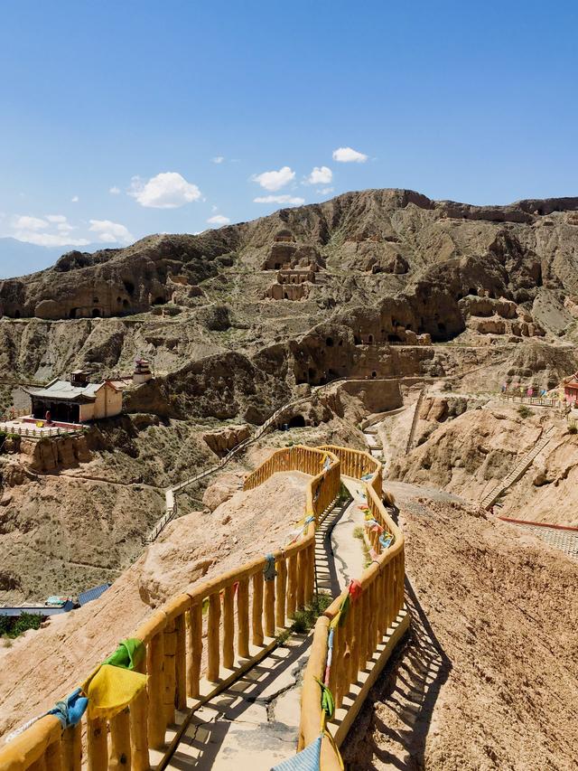 甘肃肃南的文殊山